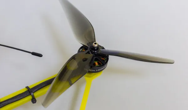 Дрон FPV ET-703